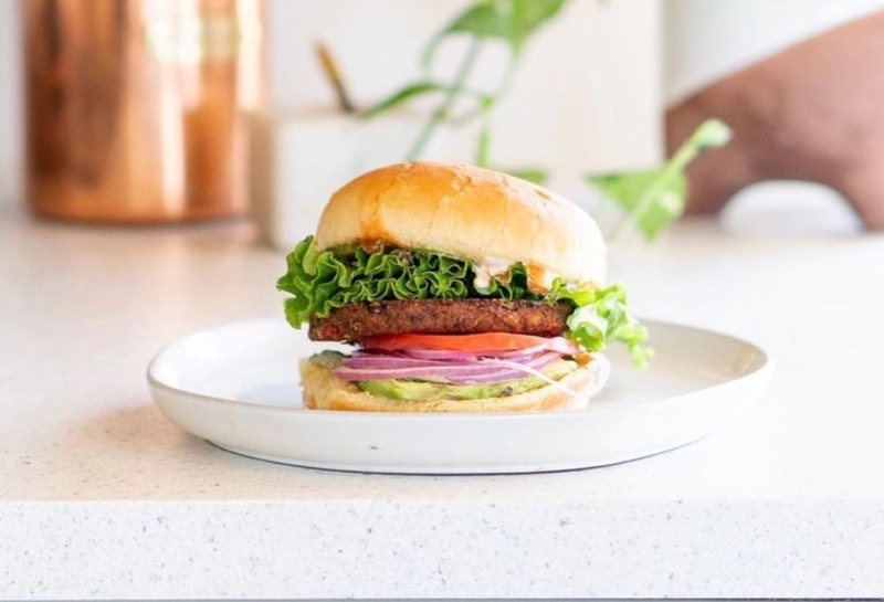 4 Veggie Burgers That Are Healthy and Full of Flavor | Instagram/@drpraegers