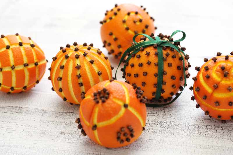 Unwrapping the Story Behind Oranges and Christmas | bonchan/Shutterstock