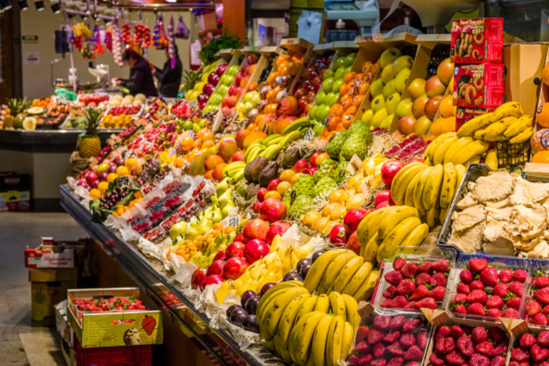 Is Eating Organic Really Better for You and the Environment? | Getty Images Photo by Frank Bienewald/LightRocket via Getty Images