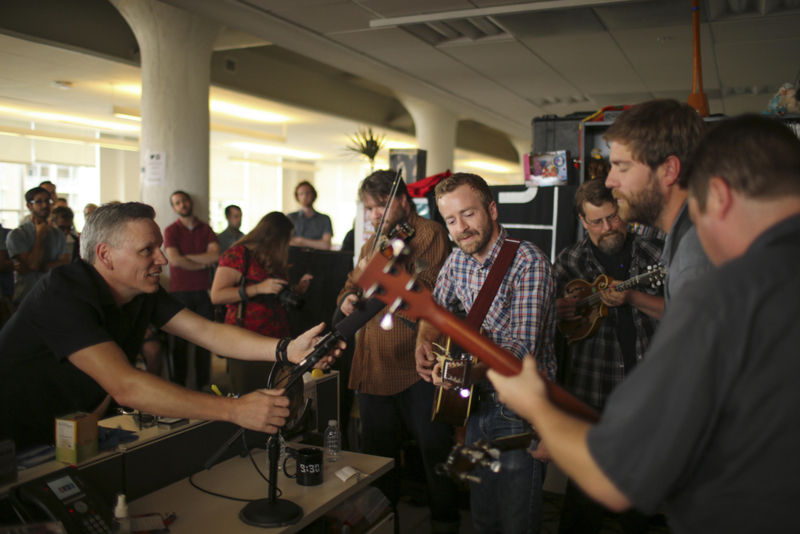 Tiny Desk: From Unknowns to Top Artists          | Alamy Stock Photo by Jeff Wheeler/Minneapolis Star Tribune/ZUMA Wire