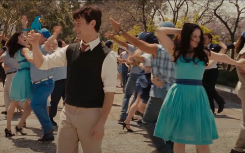 Tom Dancing to “You Make My Dreams” in “500 Days of Summer” | Movie Shot/Youtube/@Anton Dvornikov