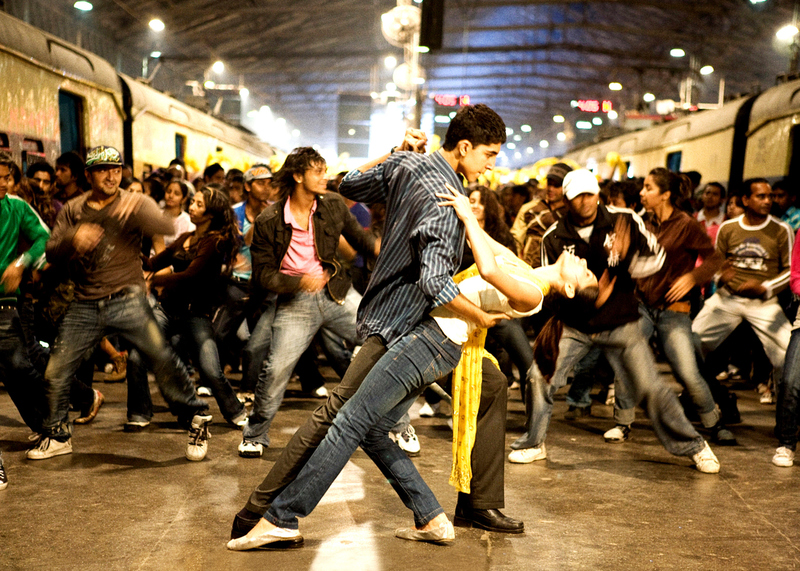 The Bollywood Twist at the End of “Slumdog Millionaire” | Alamy Stock Photo by Fox Searchlight/courtesy Everett Collection