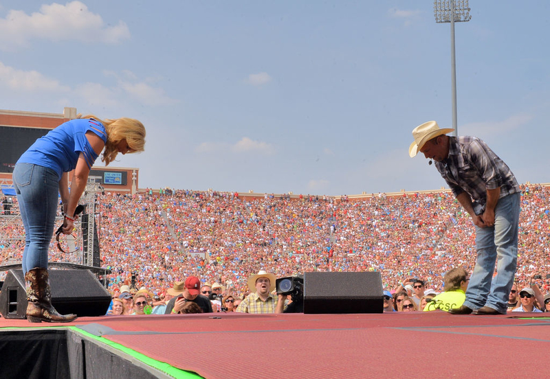 Bowing Down | Getty Images Photo by Rick Diamond/ Shock Ink