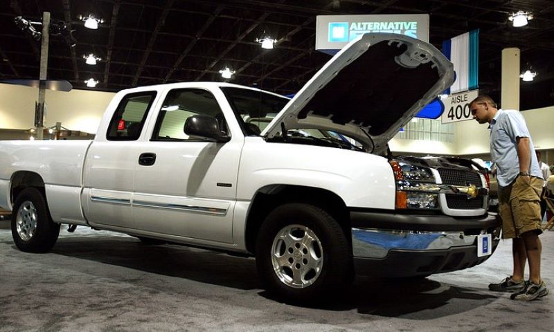 The 2004 Chevrolet Silverado Hybrid Was a False Hybrid | Getty Images Photo by Joe Raedle